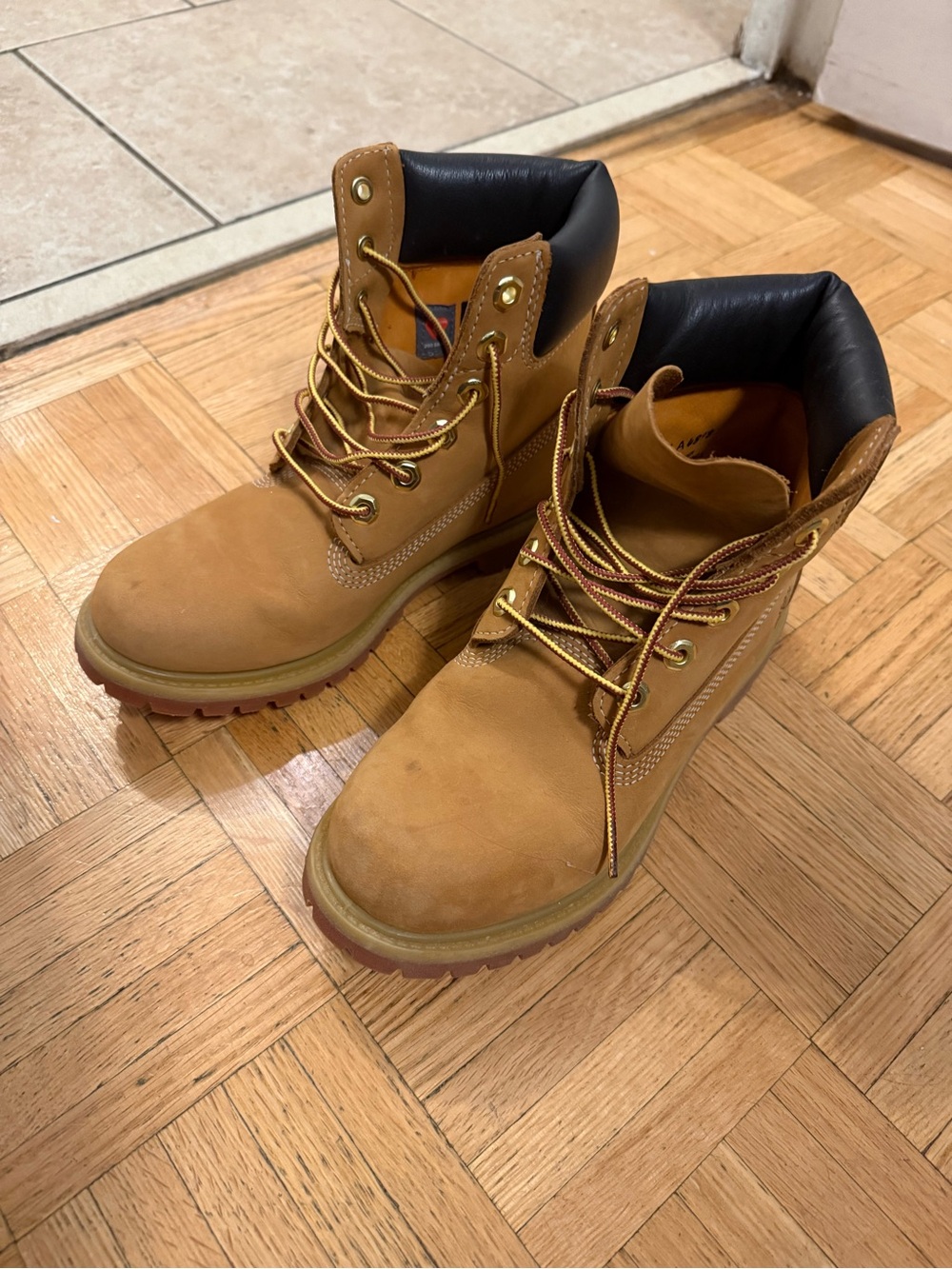 Timberland Women’s premium 6inch Waterproof  Boots-Size US7- excellent condition